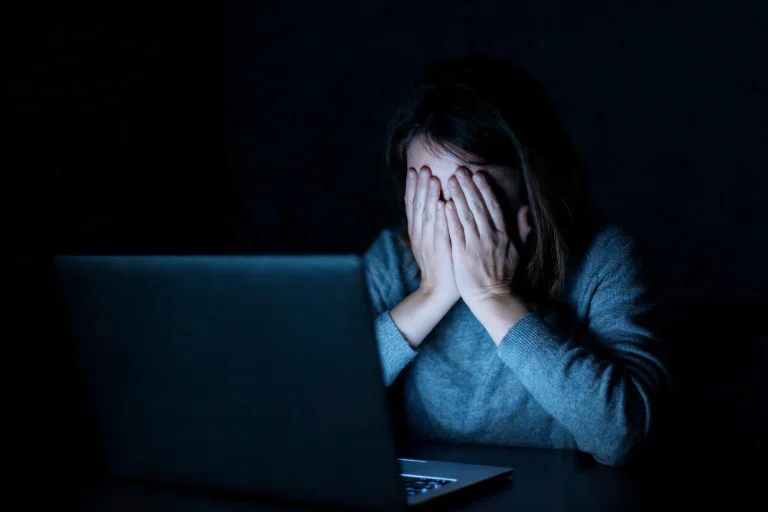 Cyberharcèlement, usurpation d’identité, chantage en ligne, quand un détective privé devient-il indispensable ?